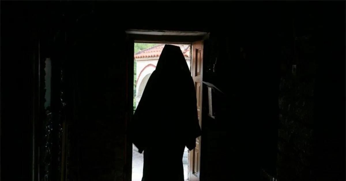 Απόπειρα φόνου σε μοναστήρι: Στο κελί για έξι μέρες ο 51χρονος μοναχός, με χαρτοκόπτη φέρεται να έγινε η επίθεση