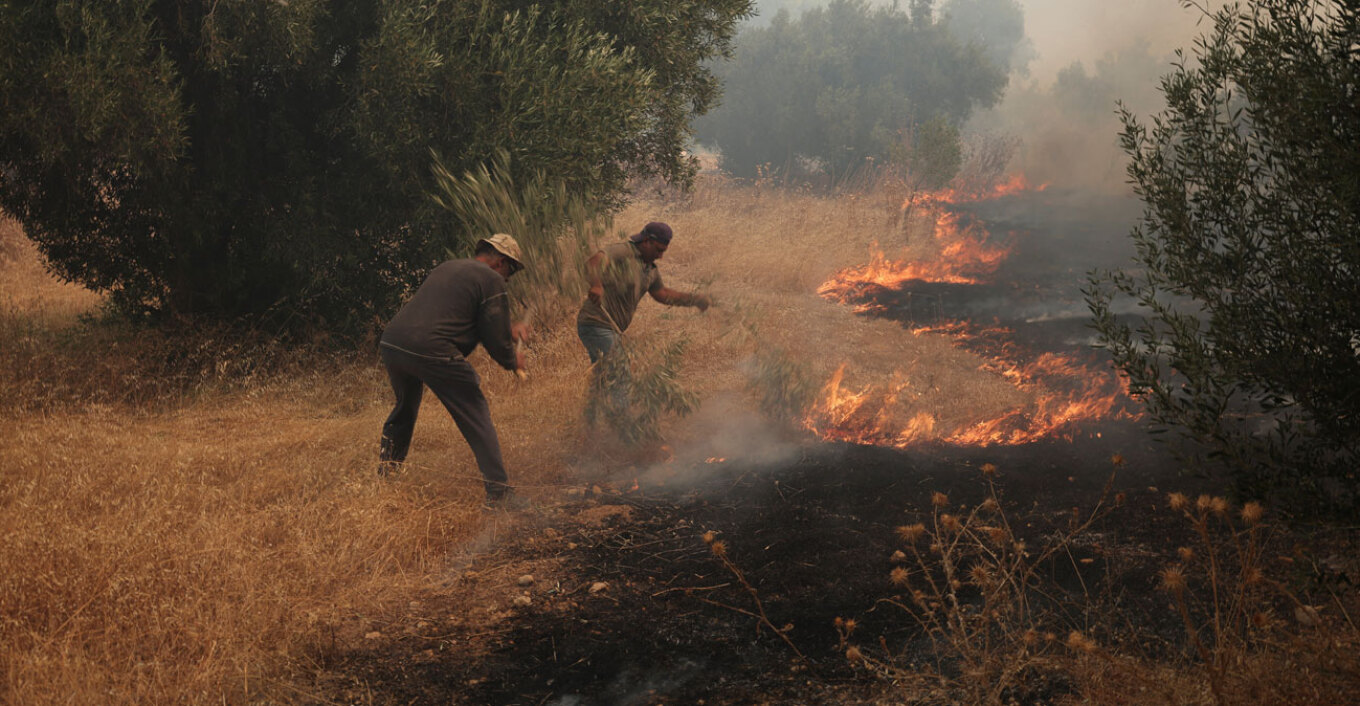 Πύρινος εφιάλτης: Μάχες με τις φλόγες σε διπλό μέτωπο, προς Βίλια και Μέγαρα, μπαράζ 112 για εκκενώσεις