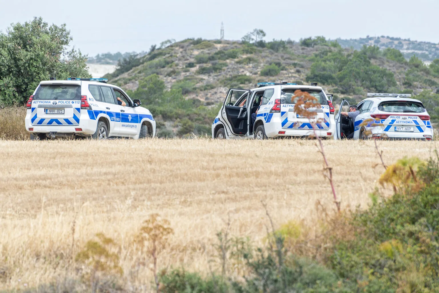 Συναγερμός στο Αυγόρου: Εντοπίστηκε απανθρακωμένη σορός σε φλεγόμενο όχημα