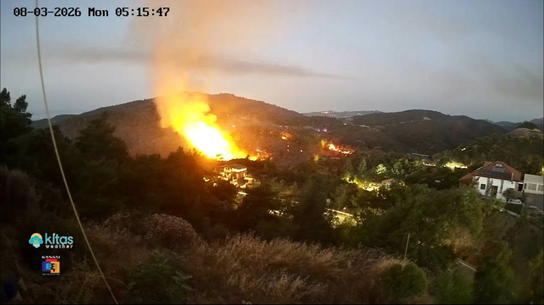 ΦΩΤΟ: Μεγάλη πυρκαγιά στο Πραστειού Κελλακίου, κινητοποιήθηκαν ισχυρές δυνάμεις πυρόσβεσης