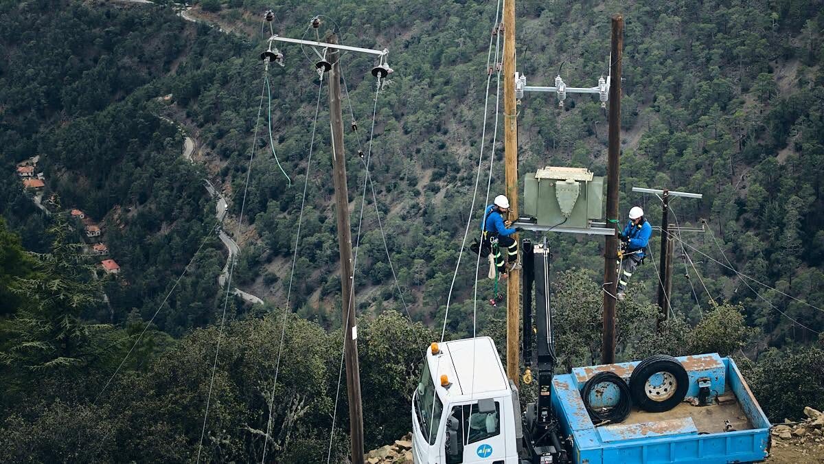 Ιδού η αιτία του black out: Τι συνέβη μεταξύ φωτοβολταϊκών πάρκων και Διαχειριστή Συστήματος Μεταφοράς