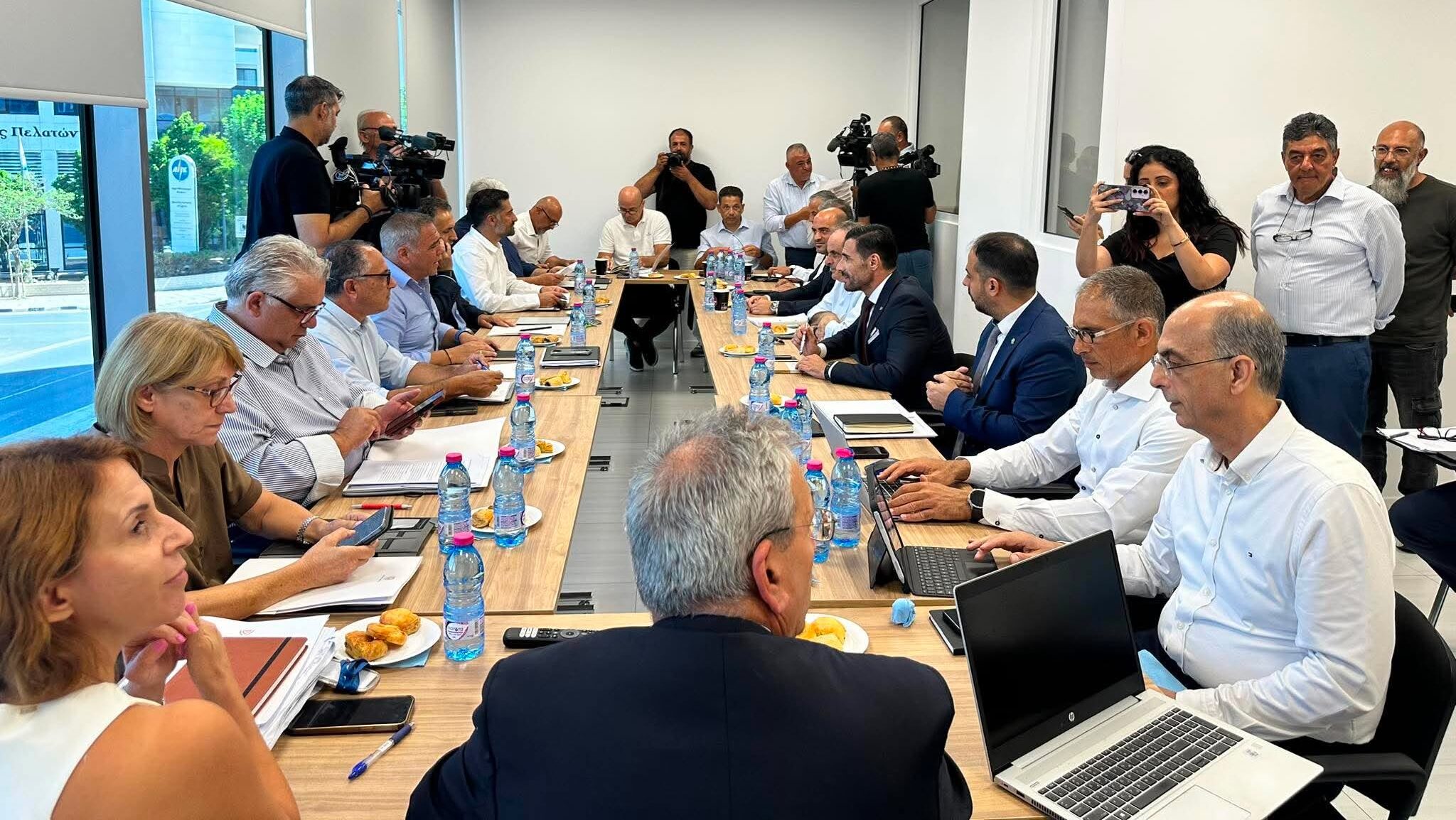 Η ώρα του συνταξιοδοτικού: «Ο κόσμος να νιώσει διαφορά στις πρώτες πληρωμές στο τέλος του Γενάρη του ’27»