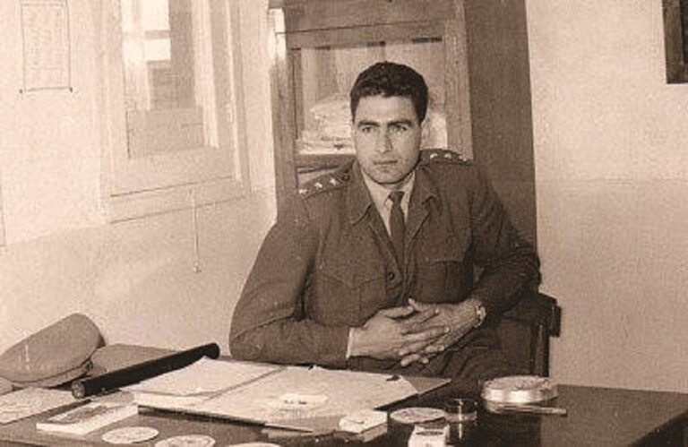 «Πατέρα, μου έλειψες σε όλη μου τη ζωή»: Τα συγκλονιστικά λόγια του γιου του ήρωα Τάσου Μάρκου