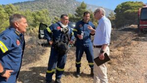 Βελτιωμένη η εικόνα της πυρκαγιάς στον Κουβαρά