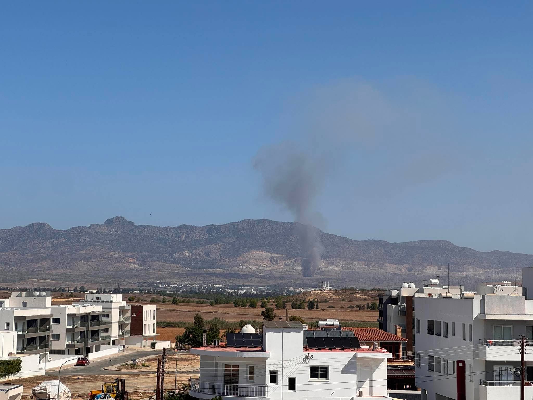 Κατεχόμενα: Πυρκαγιά σε χωματερή στον Κουτσοβέντη, προσπάθεια κατάσβεσης (ΦΩΤΟ)
