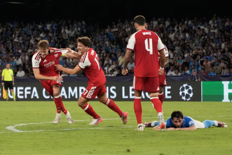 Champions League: «Άλωσε» τη Νάπολη με ασίστ Τζόλη η Άρσεναλ, ανέτρεψε την Ατλέτικο η Λίβερπουλ (ΒΙΝΤΕΟ)