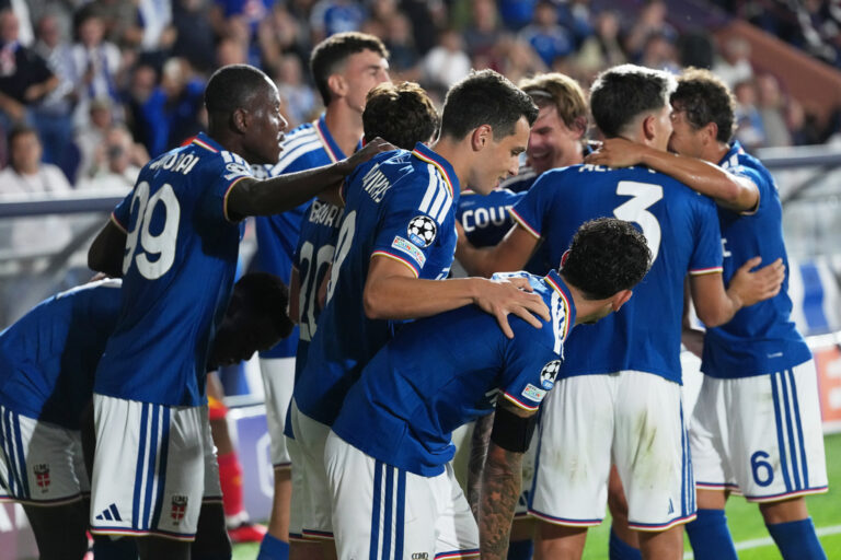 Ιστορική Κόμο, πήρε την πρώτη νίκη της στο Champions League με 4αρα επί της Λειψίας – Άνετη πρεμιέρα για Μπάγερν και Γιουνάιτεντ