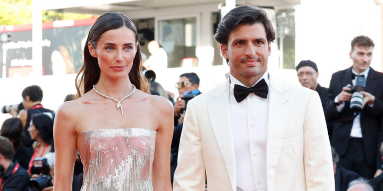 Carlos Sainz & Rebecca Donaldson: Έκαναν το ντεμπούτο τους στο κόκκινο χαλί με matching looks και έκλεψαν τις εντυπώσεις
