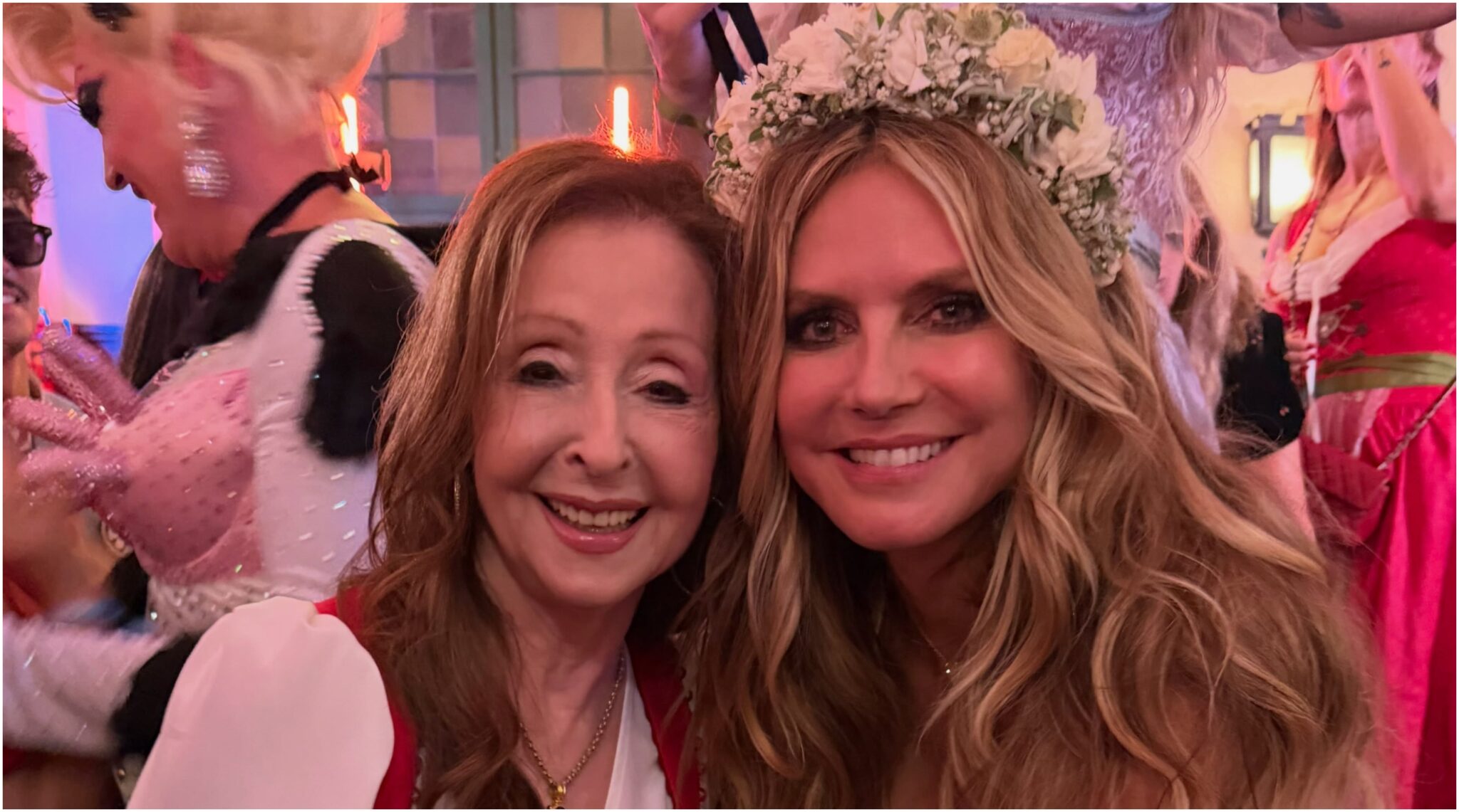 Βίκυ Λέανδρος: Στο πλευρό της Heidi Klum στο πιο glamorous pre-Oktoberfest party