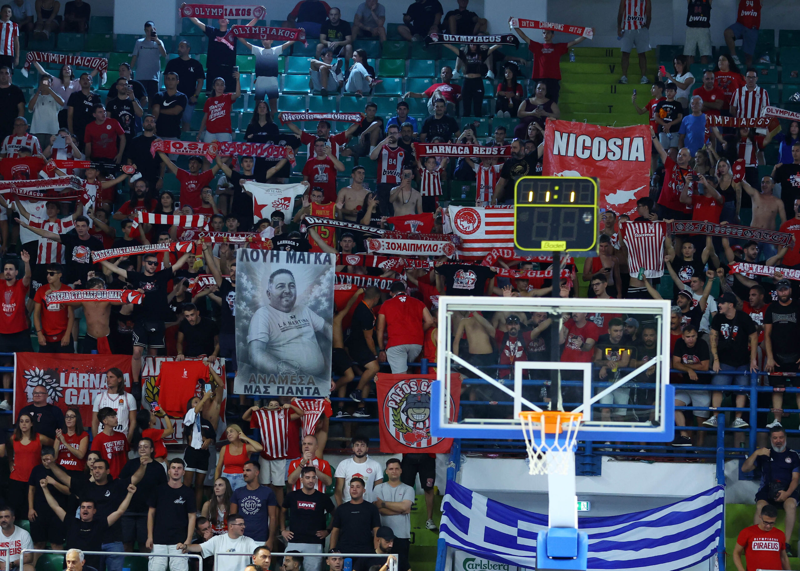 Lou Alpha Γεμίζει η SUNEL Arena για το Ολυμπιακός-Αναντολού Εφές | AlphaNews