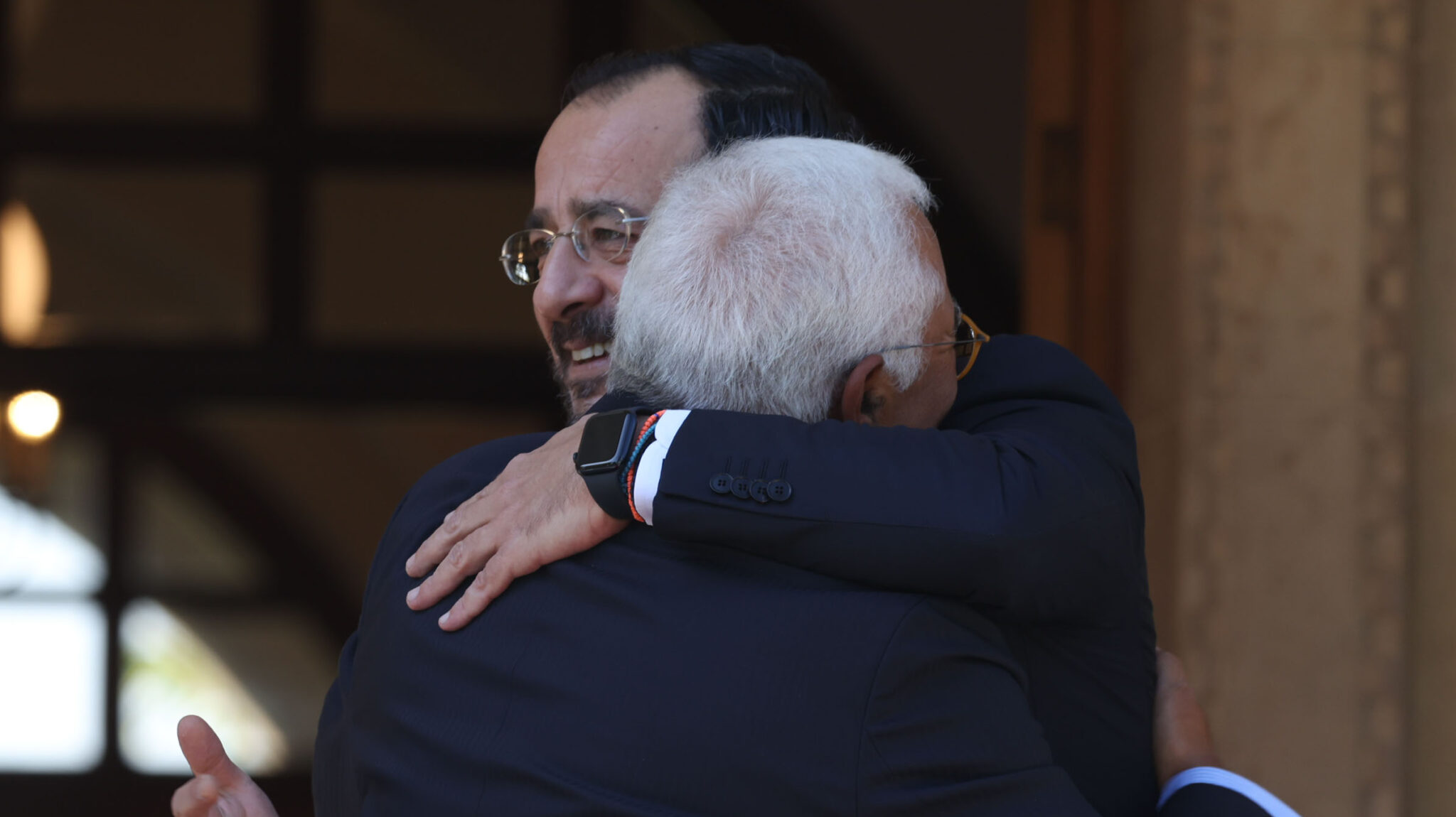 Στο Προεδρικό ο Αντόνιο Κόστα, θερμοί εναγκαλισμοί με Χριστοδουλίδη (ΦΩΤΟ)