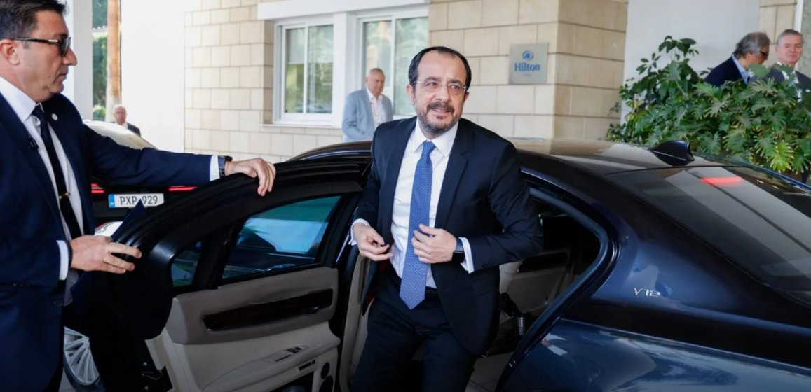 Διχάζει τη Βουλή η νέα Προεδρική λιμουζίνα: Εν αναμονή απόφασης για το επίμαχο κονδύλι