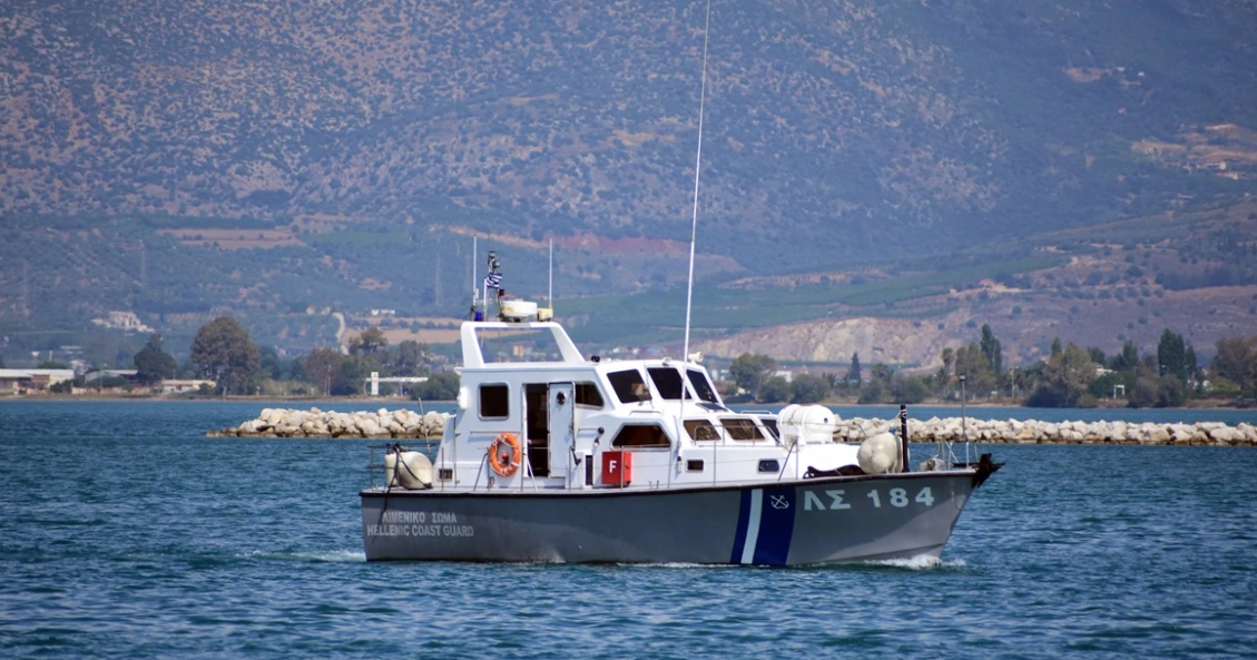 Ανετράπη ταχύπλοο βόρεια της Κυλλήνης, αγνοείται ο χειριστής