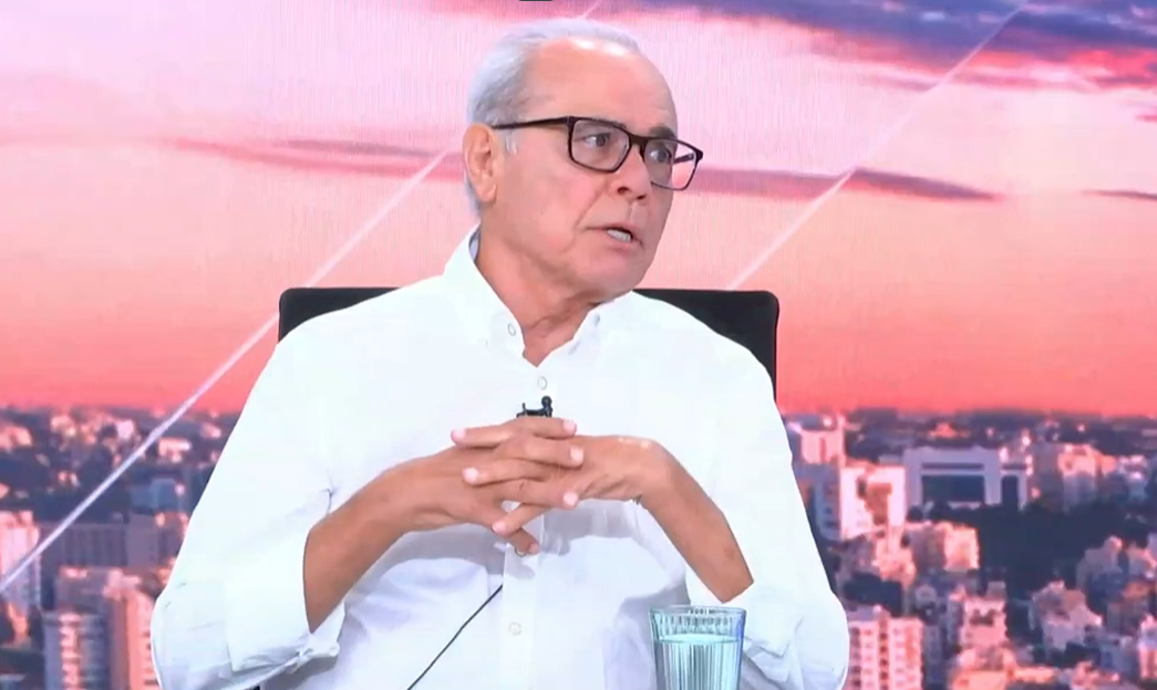 Δρ. Οικονόμου: «Οτιδήποτε μπαίνει στον ανθρώπινο οργανισμό πρέπει να έχει την  έγκριση του γιατρού, όχι του κομπογιαννίτη»