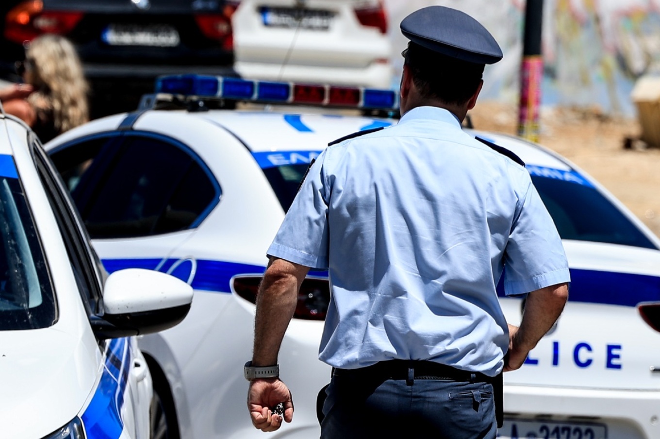 Δύο διακινητές μετέφεραν 12 μετανάστες στη Θεσσαλονίκη, επτά παιδιά ανάμεσά τους