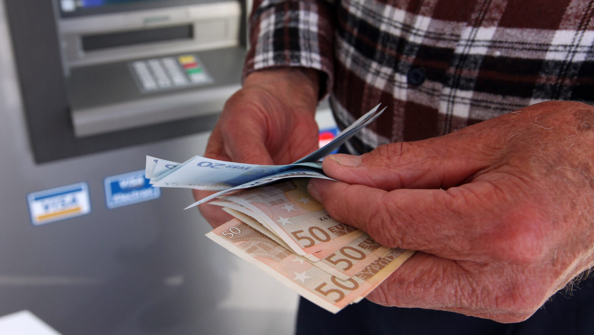Ακρίβεια, κόστος ενέργειας, στέγαση: Πως περνούμε από την μακροοικονομική πρόοδο στην ευημερία των πολιτών;