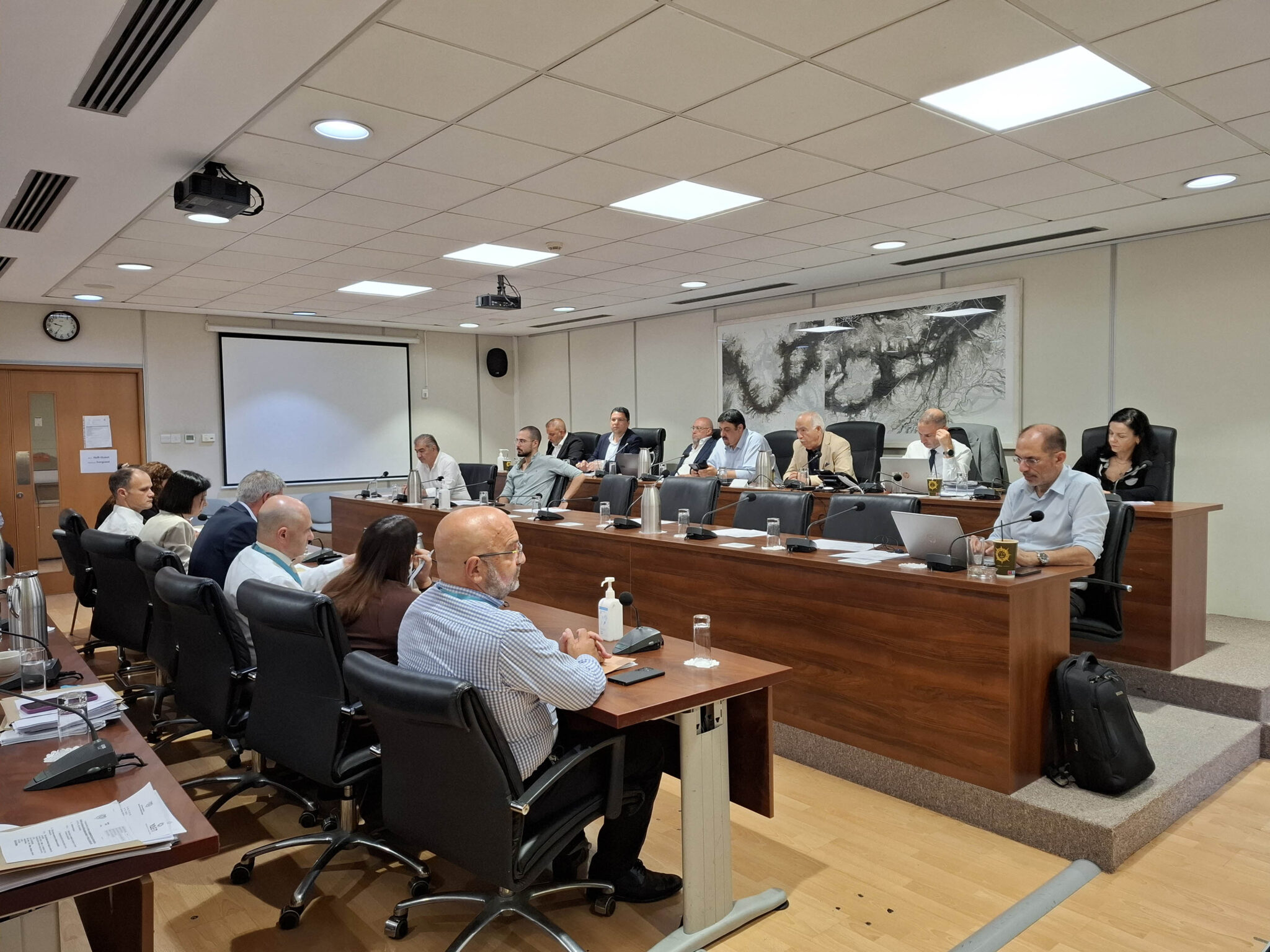 Θέλει να βάλει τέλος στην ταλαιπωρία των ληπτών ΕΕΕ η Βουλή, ζητάει ψηφιακές δηλώσεις