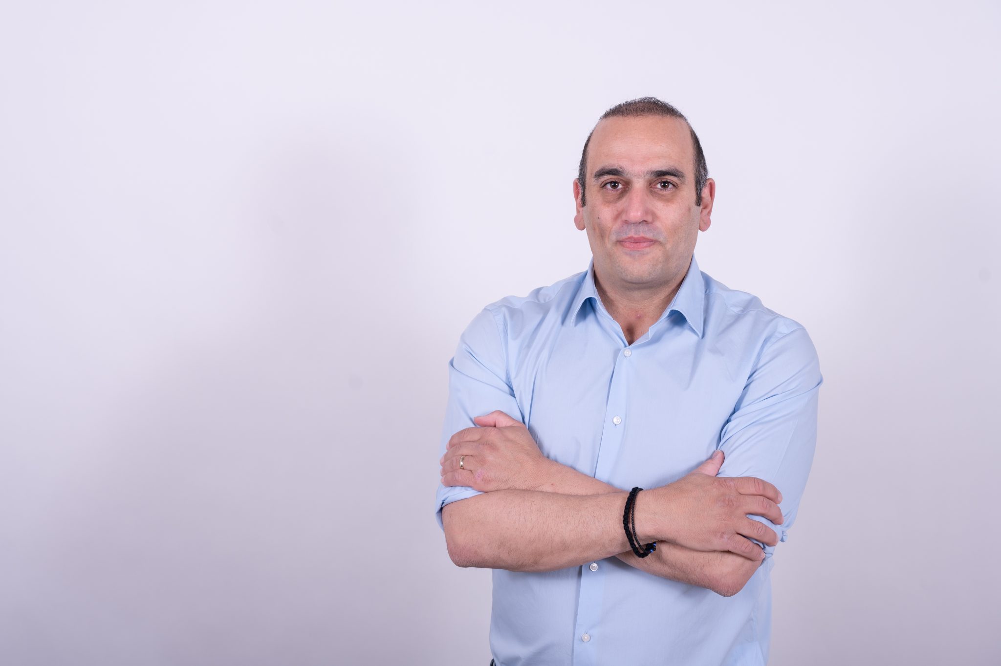«Χαρτοπόλεμος» μετά την επιστολή Καρούσου για το ΤΑΕΠ Αμμοχώστου: Τι λέει το ΑΚΕΛ και πως απαντά ο ίδιος