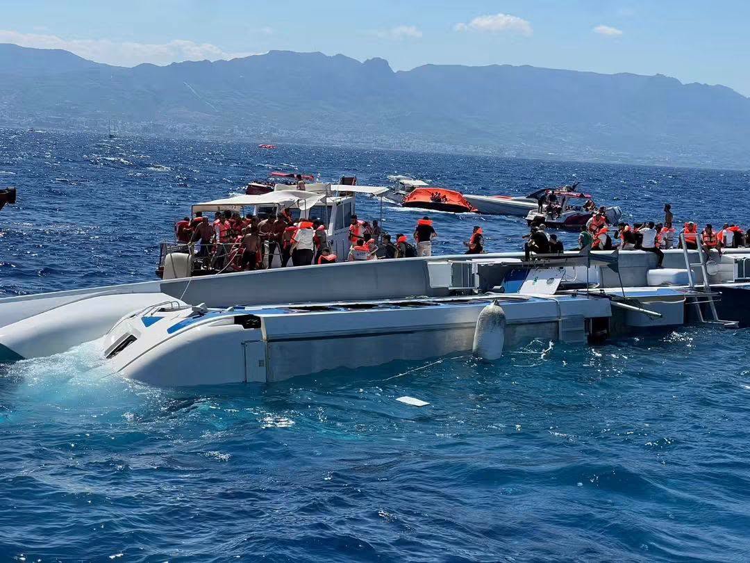 Τραγωδία χωρίς τέλος στην Κερύνεια: Ανασύρθηκε άλλη μία σορός, στους δέκα οι νεκροί από το ναυάγιο