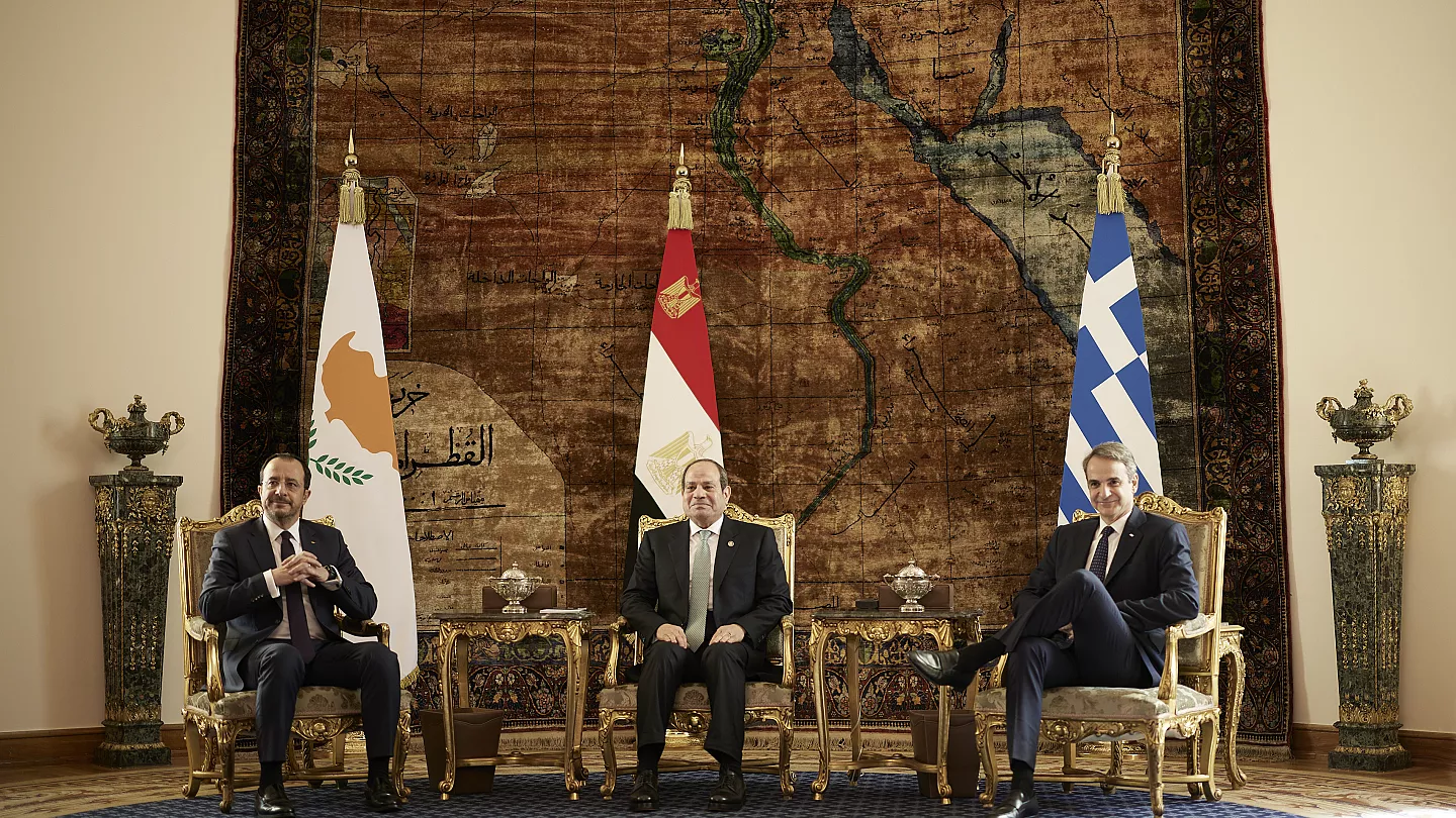 Στο επόμενο επίπεδο περνάει η στρατιωτική συνεργασία Κύπρου, Ελλάδας και Αιγύπτου