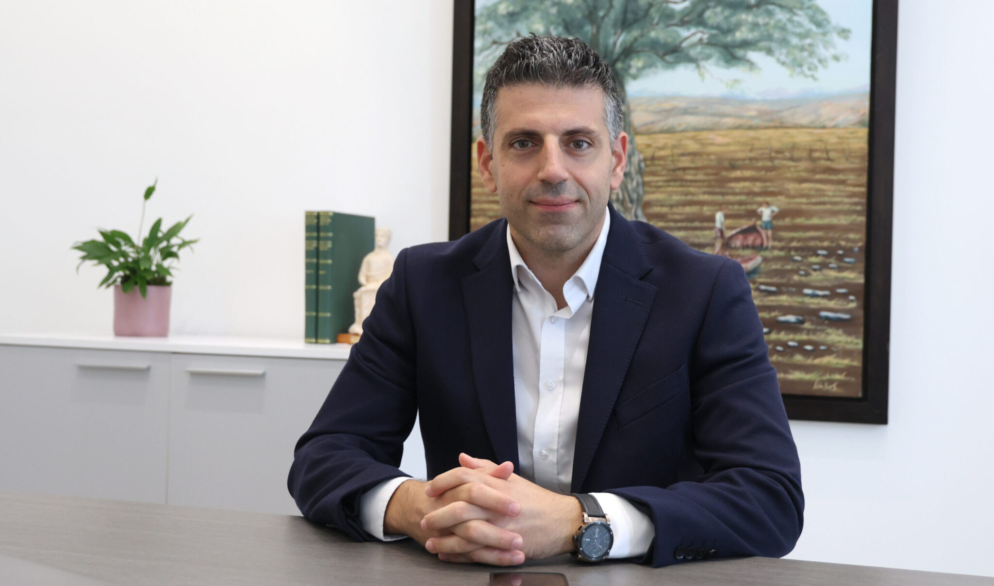 Χάρης Πολυκάρπου: Αυτός είναι ο νέος εκπρόσωπος Τύπου του ΑΚΕΛ
