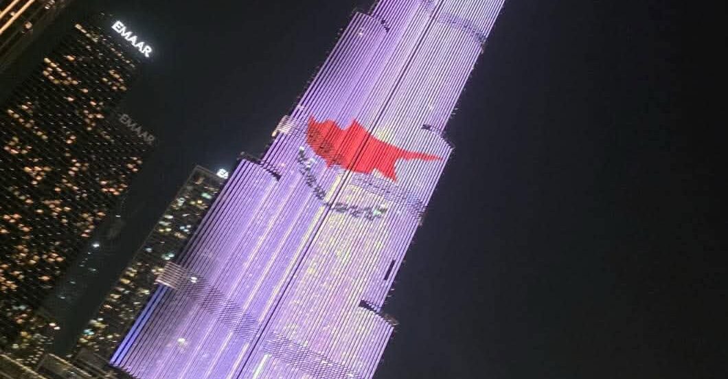 Burj Khalifa: «Ντύθηκε» με κυπριακή σημαία για την επέτειο της Ανεξαρτησίας (ΦΩΤΟ)