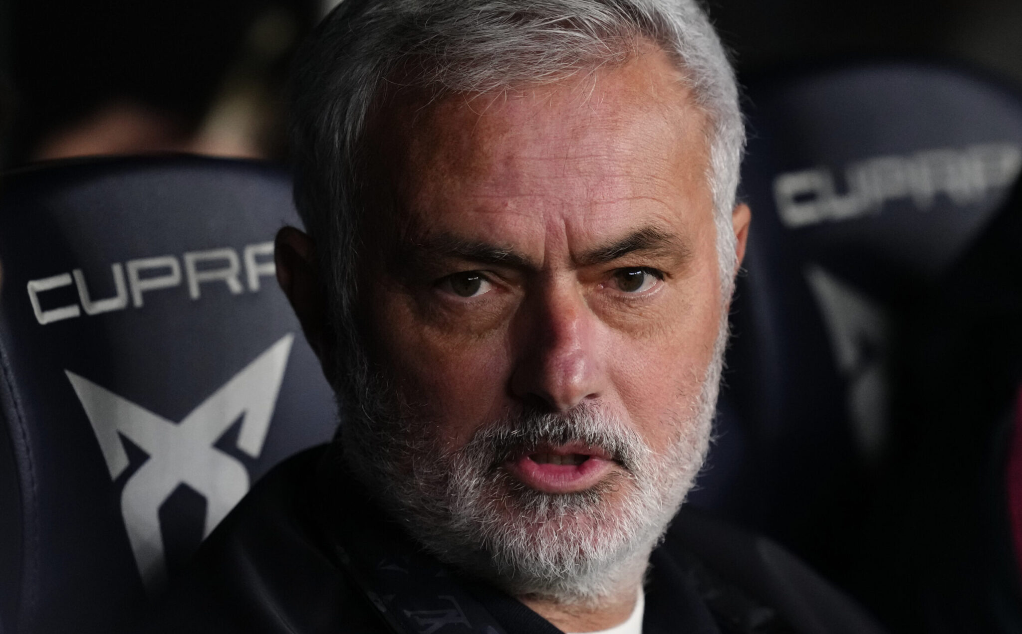 Μουρίνιο μετά το Clasico: «Δεν θα αφήσω κανέναν να πετάει στα σύννεφα»