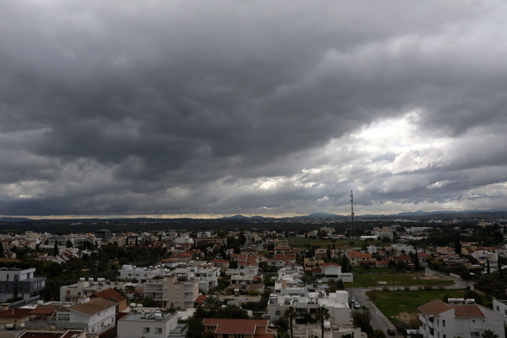 Αγριεύει ο καιρός: Ποιες περιοχές θα βρεθούν στο επίκεντρο της κακοκαιρίας, τι προβλέπει η Μετεωρολογική