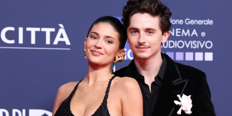 Kylie Jenner – Timothée Chalamet: Η ρομαντική βόλτα με ποδήλατα δίπλα στη θάλασσα που έκλεψε τις εντυπώσεις