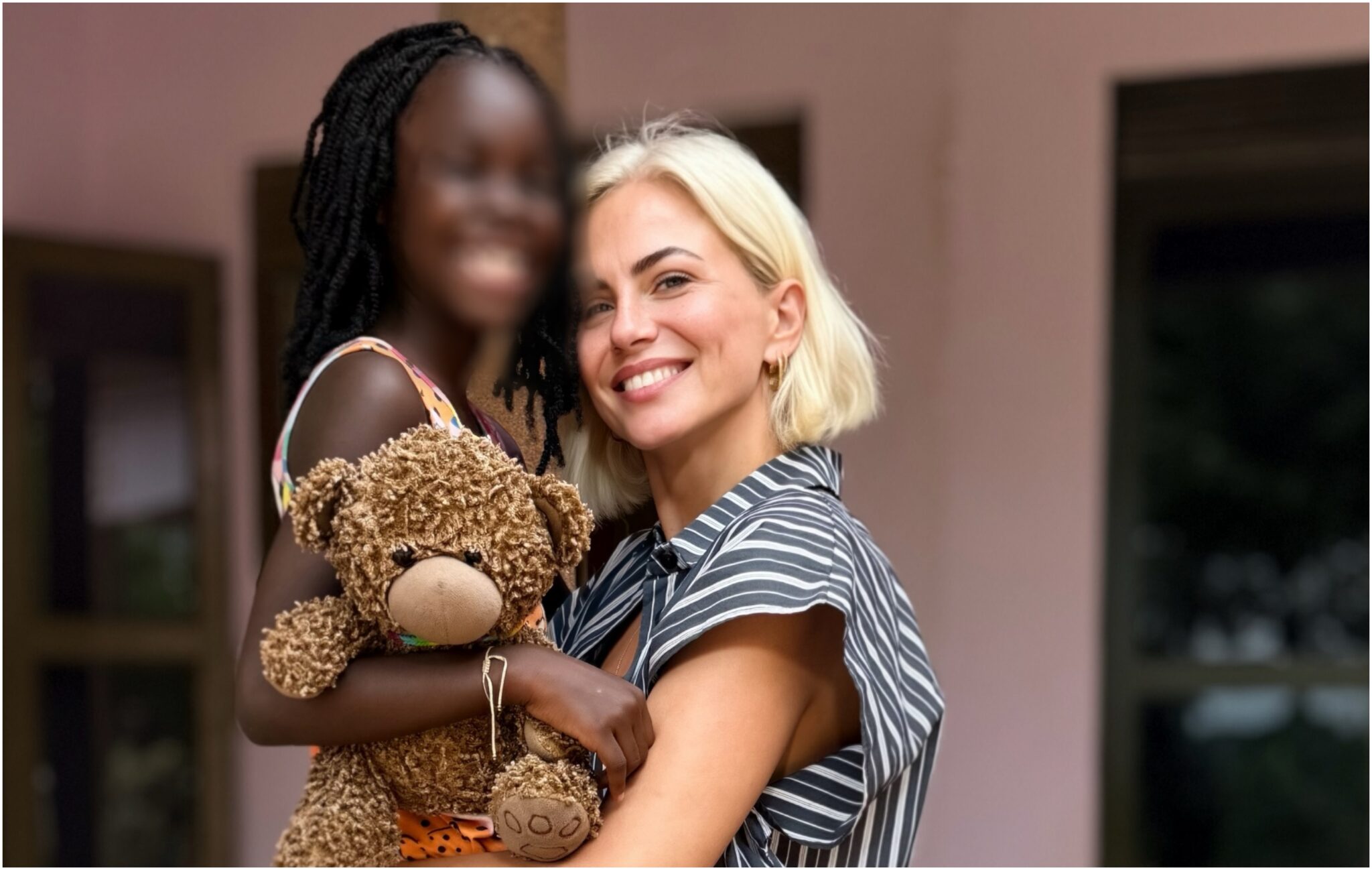 Χριστίνα Κοντοβά: Επέστρεψε στην Ουγκάντα με την κόρη της, Έιντα