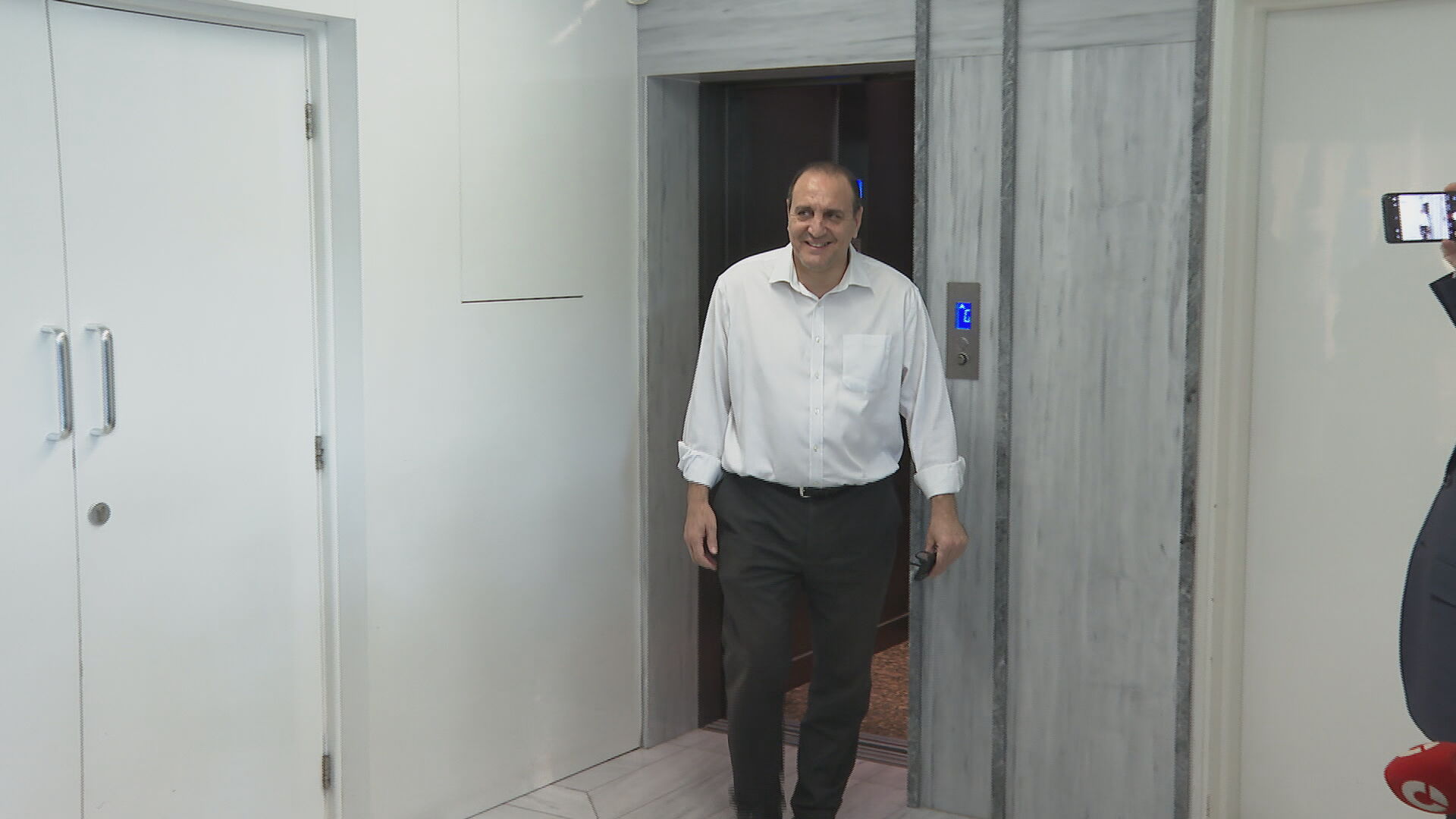 «Η Πρόεδρος έδειξε τον δρόμο»: Η προσπάθεια για έναν υποψήφιο κι η έκκληση Κουλλά για αποφυγή δηλώσεων που «ρίχνουν λάδι στη φωτιά»