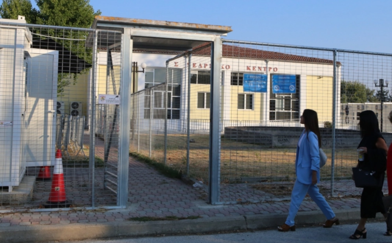 Τέμπη: Συνεχίζεται η δίκη με οκτώ καταθέσεις, τα ανοιχτά αιτήματα για εκταφές και νέους μάρτυρες