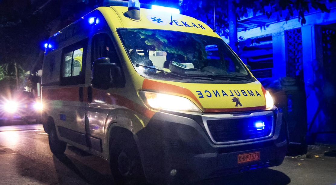 Νεαρός οπαδός του Παναθηναϊκού έχασε δάχτυλο μετά από βεγγαλικό που έσκασε στο χέρι του στον Βόλο