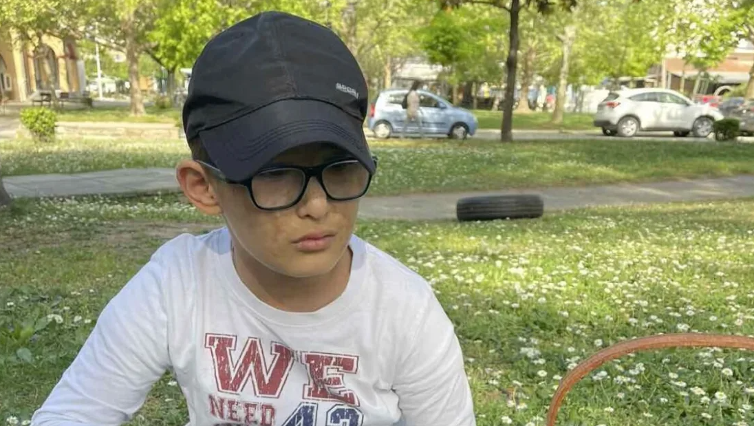 Η συγκλονιστική ιστορία του μικρού Στέφανου που σώθηκε από τις φλόγες και θα παρελάσει την 28η Οκτωβρίου