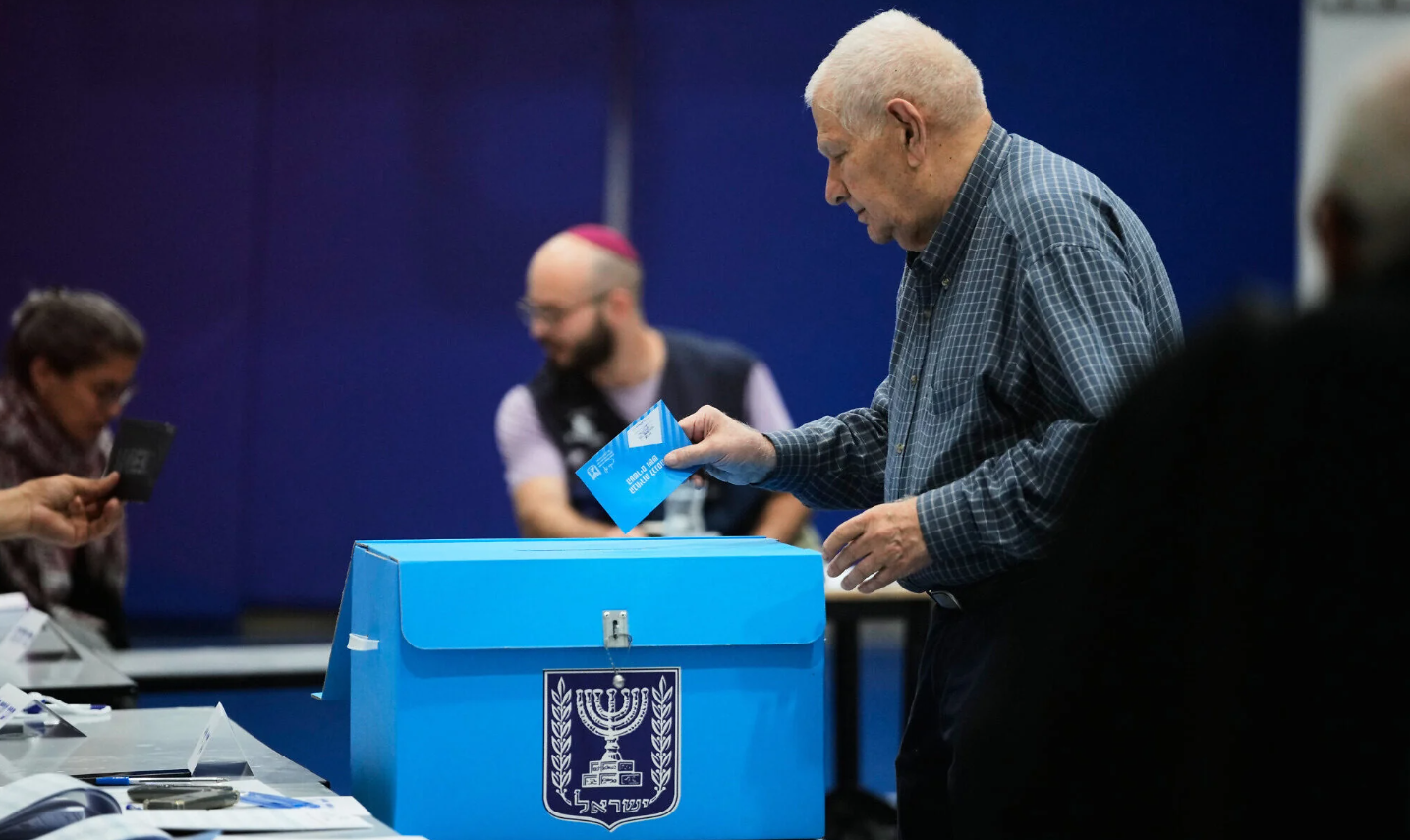 Πάνω από 7 εκατομμύρια Ισραηλινοί σήμερα στις κάλπες: Ημέρα κρίσης για τον Νετανιάχου