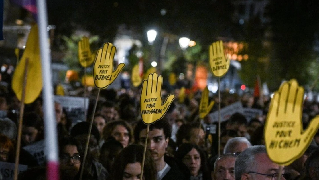 Στους δρόμους ξανά οι Γάλλοι: Φόβοι για νέες ταραχές, απαγορεύσεις και ισχυρή αστυνομική παρουσία στο Παρίσι