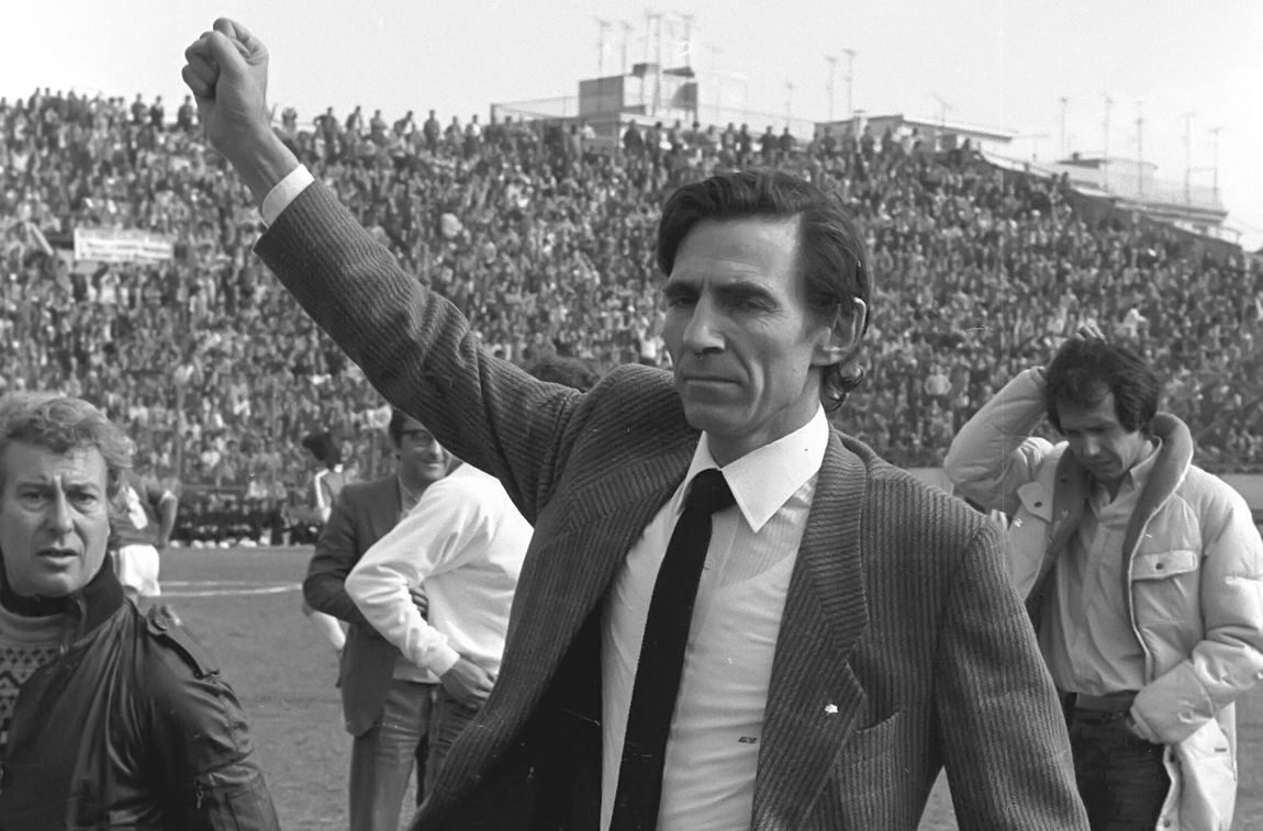 «Ζούσα μέρα-νύχτα στη Λεωφόρο»: Το κουμπούρι, η Θύρα 13 και οι μεταγραφές στην τελευταία συνέντευξη του «Καπετάνιου» (ΒΙΝΤΕΟ)