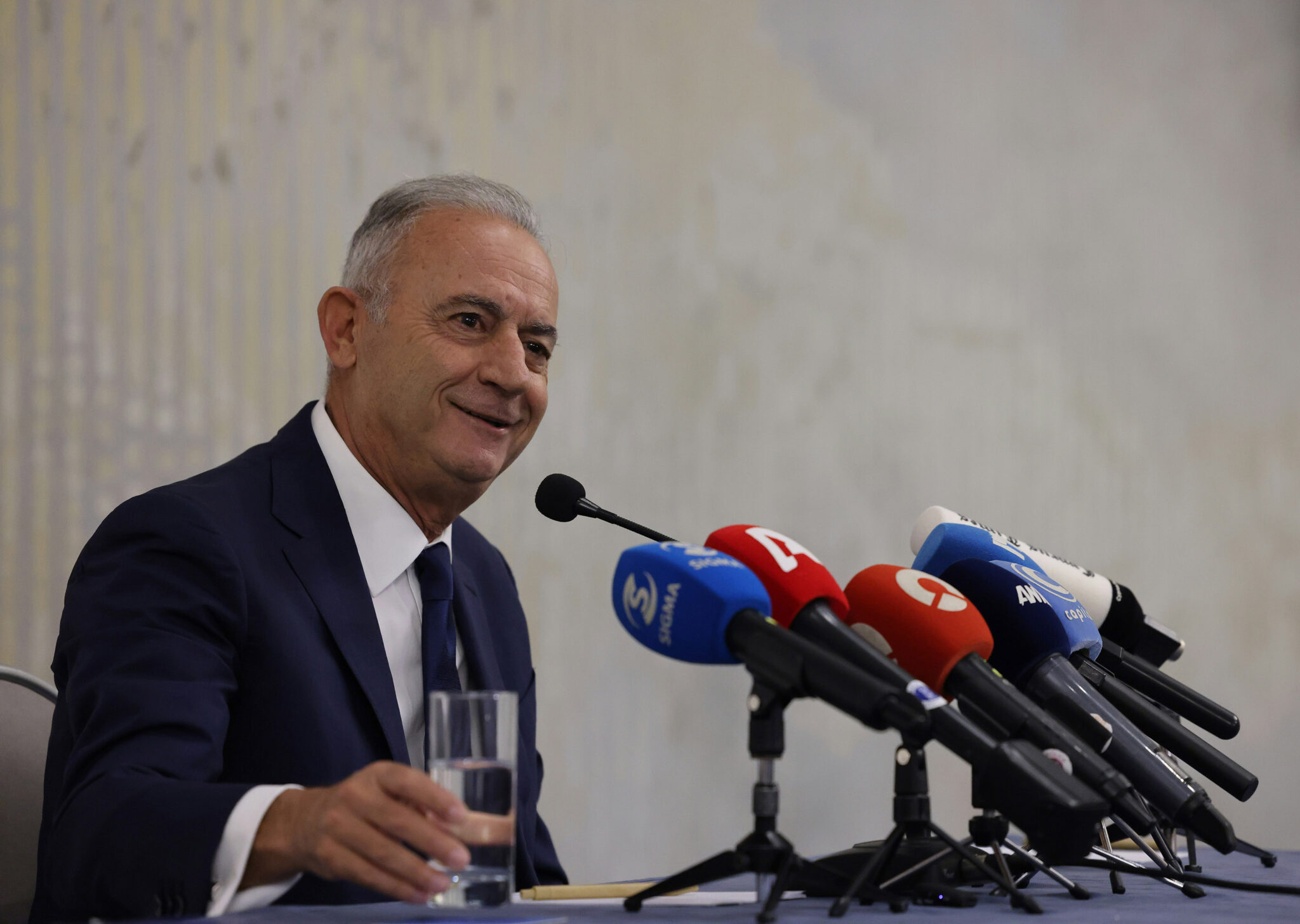 Συγκάλεσε δημοσιογραφική ο Αβέρωφ, «σφίγγα» για την ατζέντα της διάσκεψης
