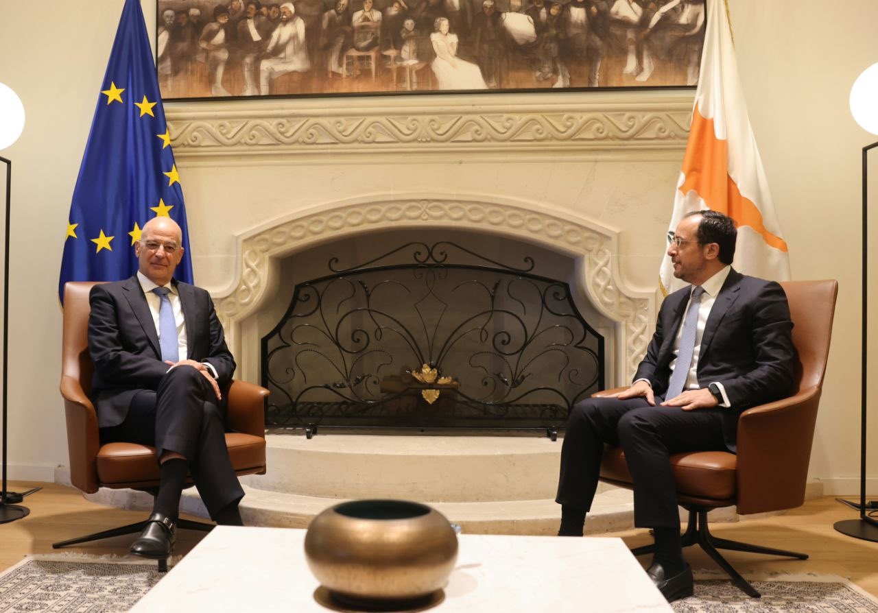 «Θα είμαστε πάντοτε δίπλα σας ως αδελφοί»: Ηχηρά μηνύματα Δένδια στο Προεδρικό, θερμή υποδοχή από Χριστοδουλίδη