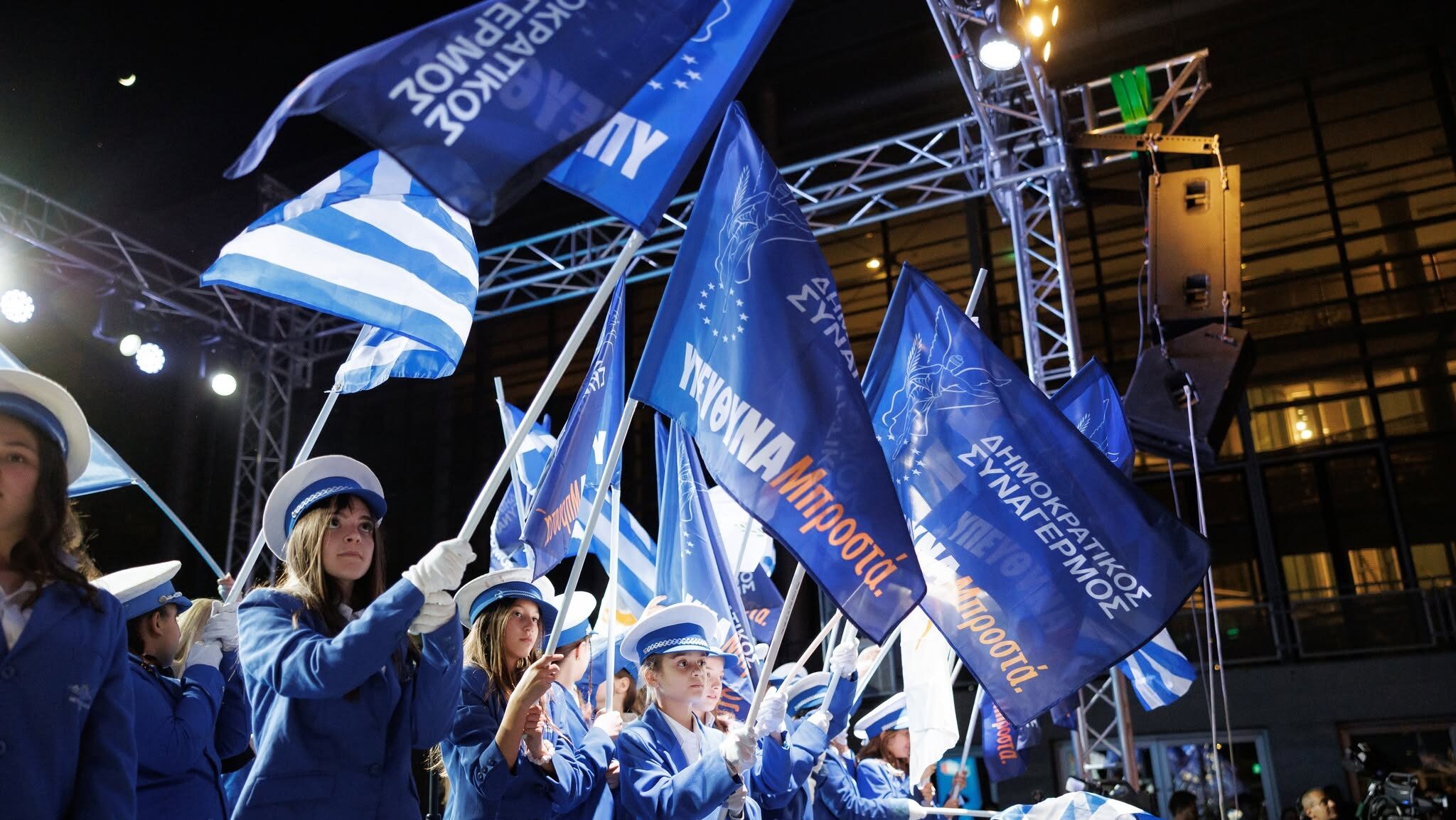 Στο παρά 5 του Πολιτικού Γραφείου: Διαλέγουν «στρατόπεδα» οι Συναγερμικοί, στέλνουν επιστολές με θέσεις και απόψεις
