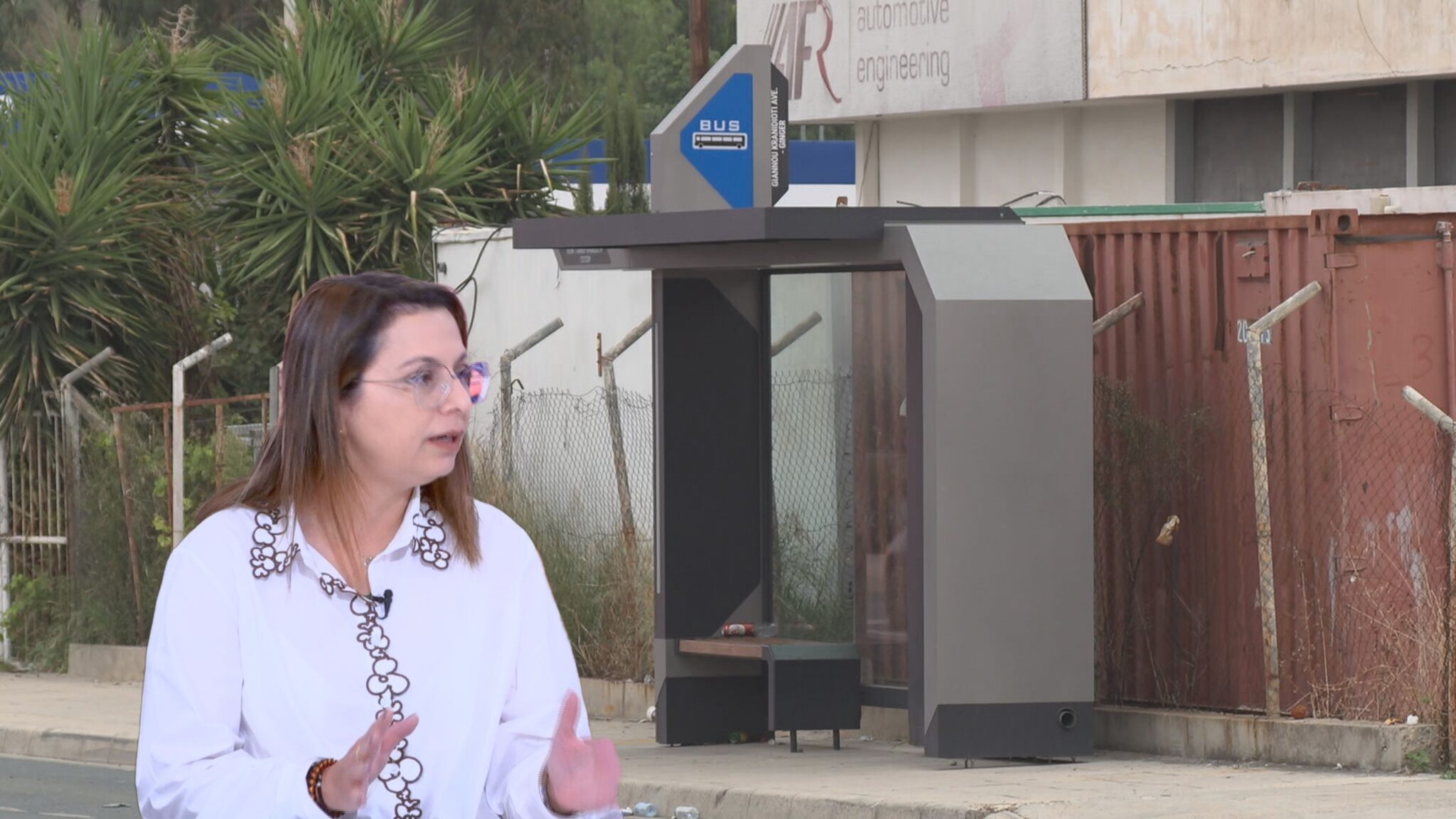 Άλλα στοιχεία από ικανοποιημένους 8 στους 10 επιβάτες λεωφορείων έχει η Τσολάκη, πώς απαντά στα ευρήματα Ελεγκτικής