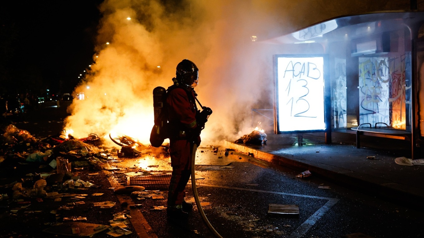 Ο Μακρόν φέρνει νομοσχέδιο που θα υποχρεώνει διαδηλωτές να πληρώνουν για τις ζημιές που προκαλούν
