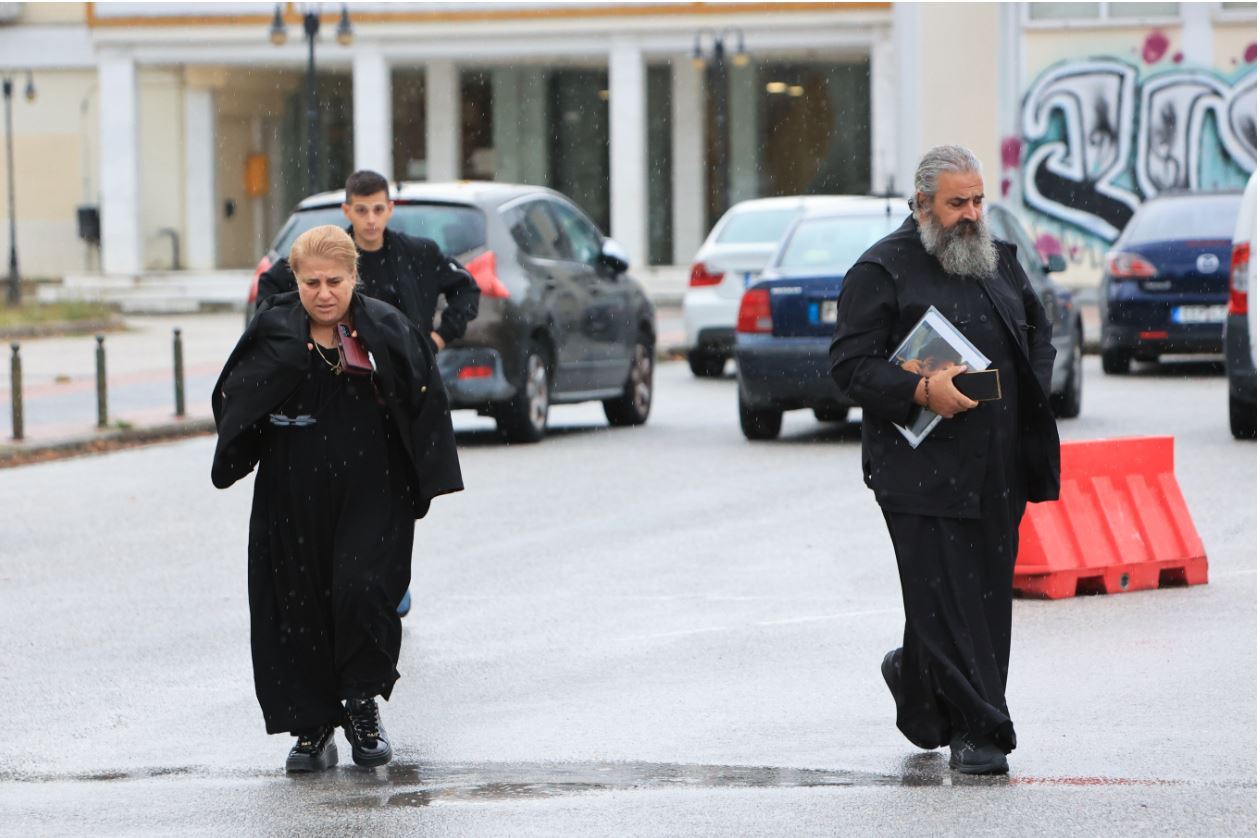 «Σαν να άκουγα τη φωνή του γιου μου να φωνάζει “μάμα, μάμα”»: Όσα είπε η πρεσβυτέρα Γεωργία για τον Κυπριανό στη δίκη των Τεμπών