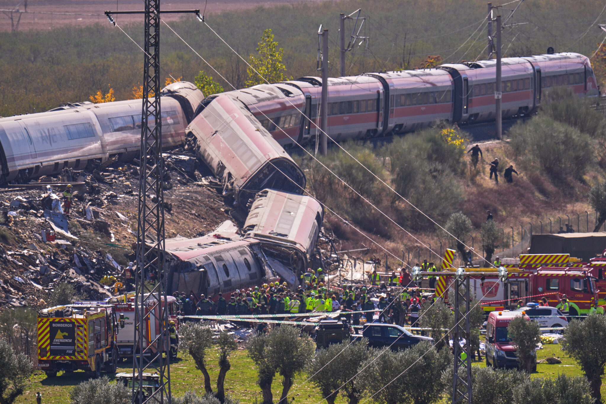 «Άκουγαμε ανθρώπους να ουρλιάζουν, ήταν φρικτό»: Συγκλονίζουν οι μαρτυρίες επιζώντων της τραγωδίας στην Ισπανία