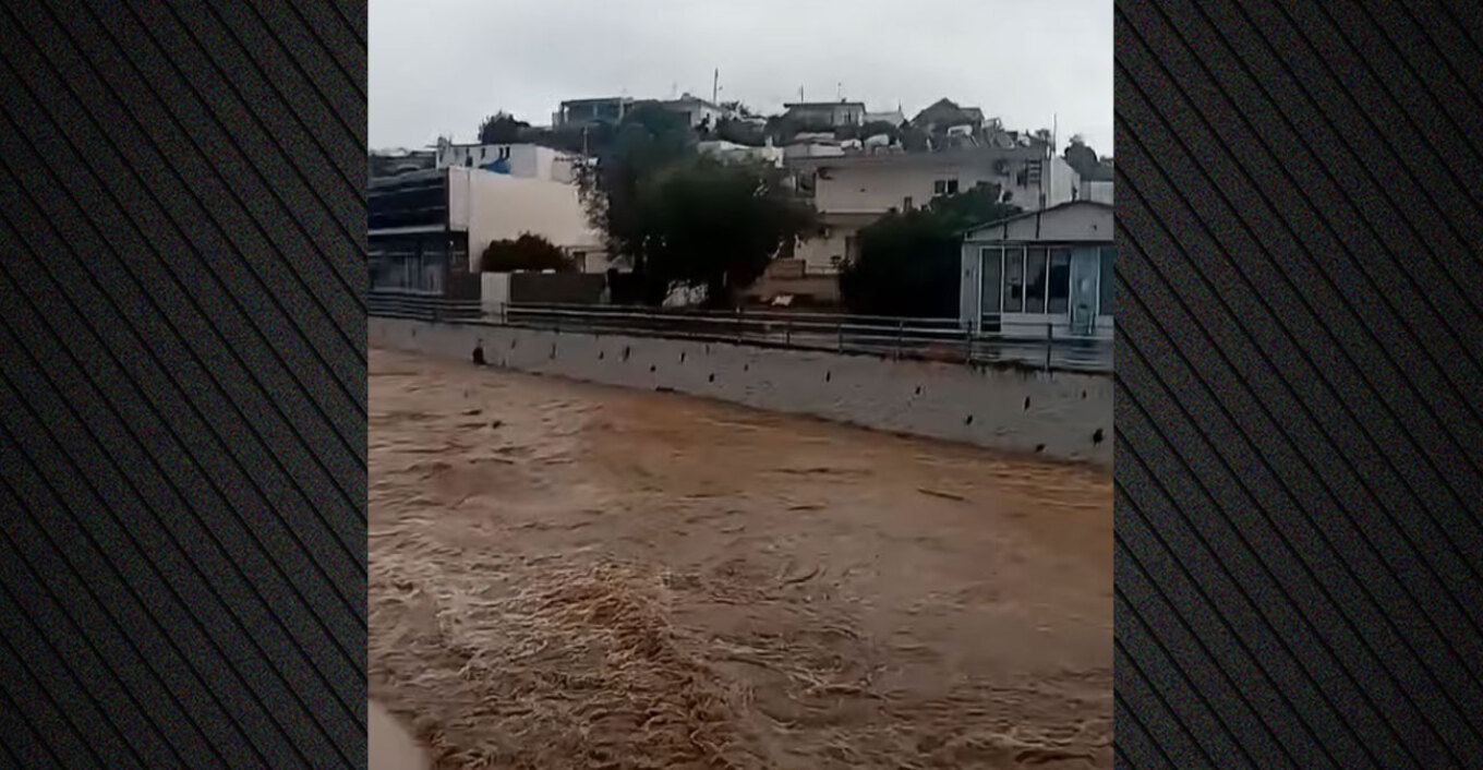 Φονική κακοκαιρία: Άνδρας παρασύρθηκε από τα ρέματα με το αυτοκίνητό του στη Ρόδο