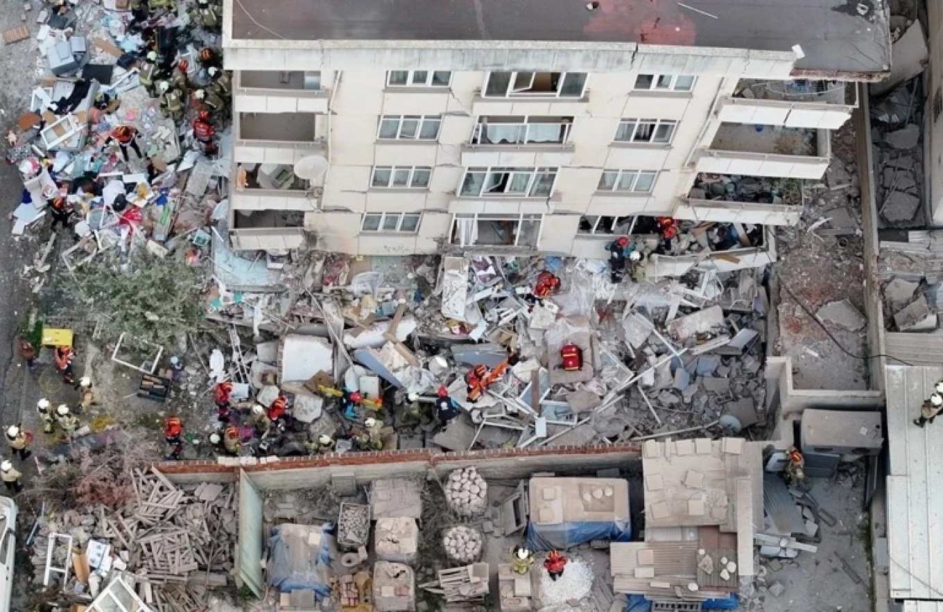 Στους πέντε οι νεκροί από την κατάρρευση πολυκατοικίας στην Κωνσταντινούπολη, ανάμεσά τους 5χρονο κορίτσι